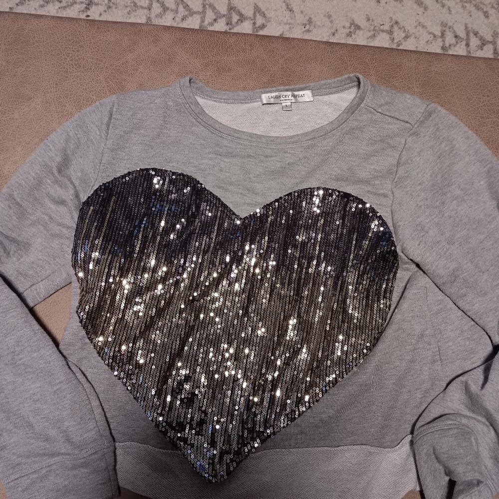 Womens long sleeve sweater L with embroidered heart